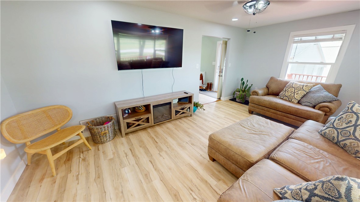 21398 Henning Road Danville, IL 61834 - Photo 18 of 36 Gallery Image 18