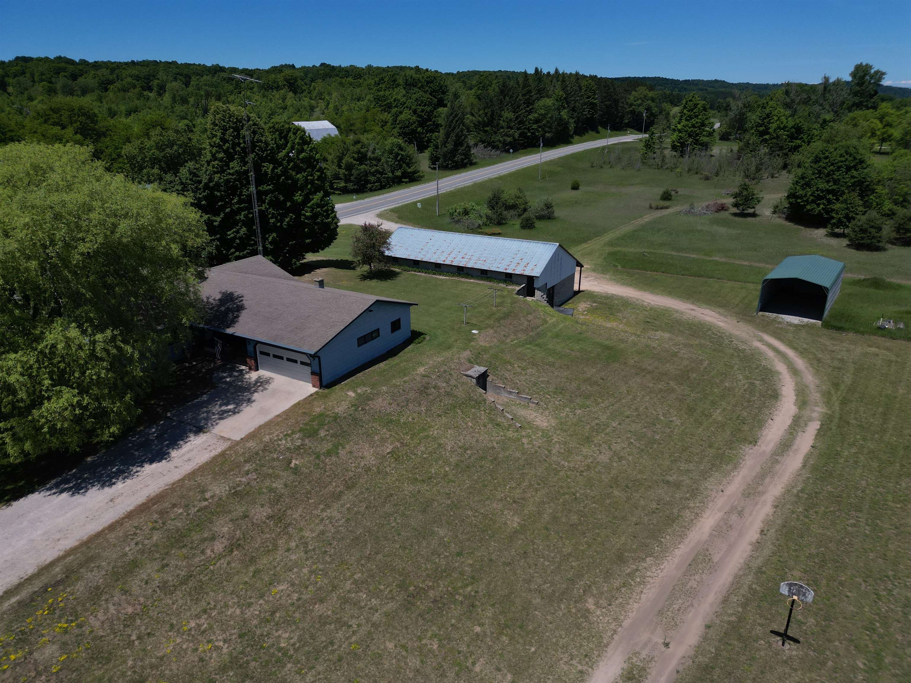 7981 South Maple City Road Maple City, MI 49664 - Photo 32 of 44