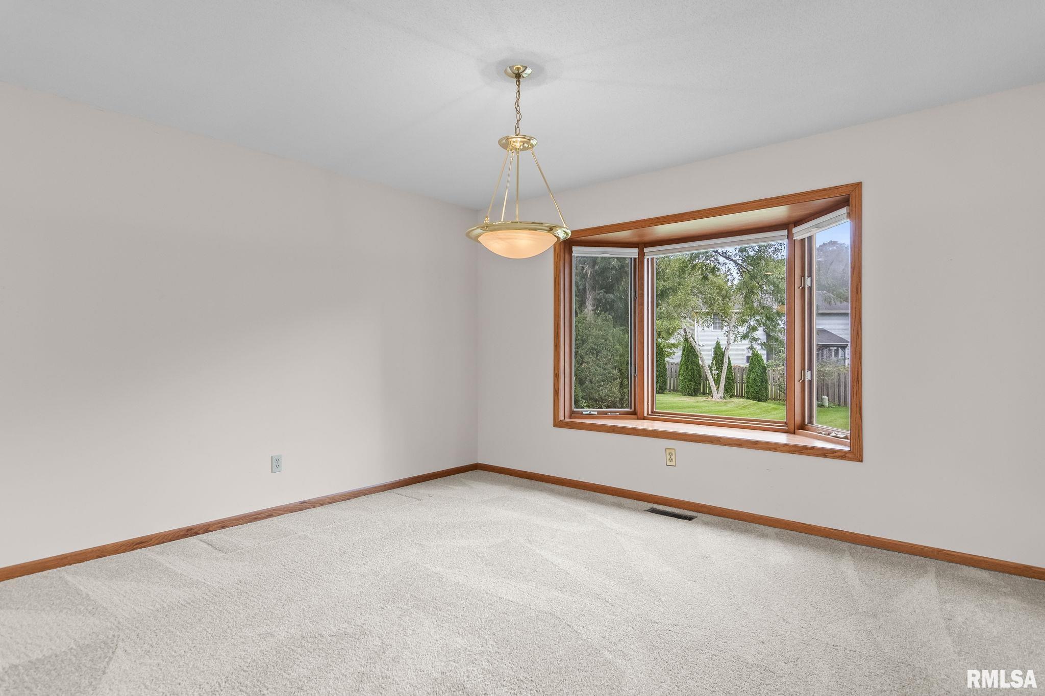 209 Prestwick Road Springfield, IL 62702 - Photo 14 of 31 Gallery Image 14