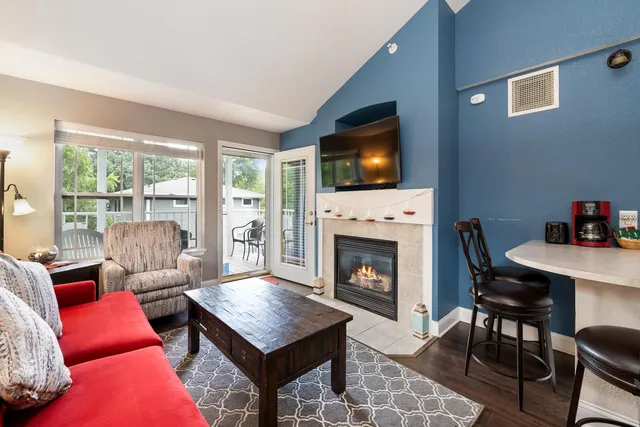 $199,900 | 1505 South Shore Drive, Unit 301, Delavan, WI 53115