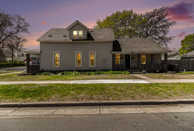 $290,000 | 601 North Rath Avenue, Ludington, MI 49431