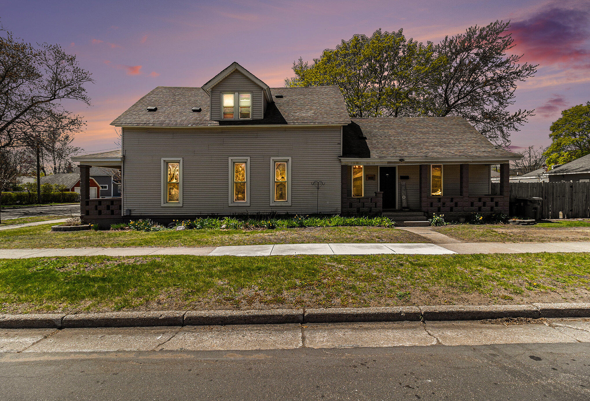 601 North Rath Avenue Ludington, MI 49431 - Photo 30 of 38 001_5r6a2275_-twilight_202