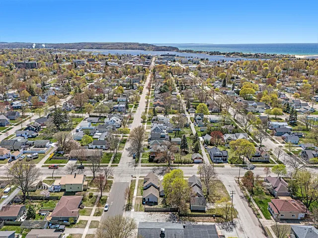 $290,000 | 601 North Rath Avenue, Ludington, MI 49431