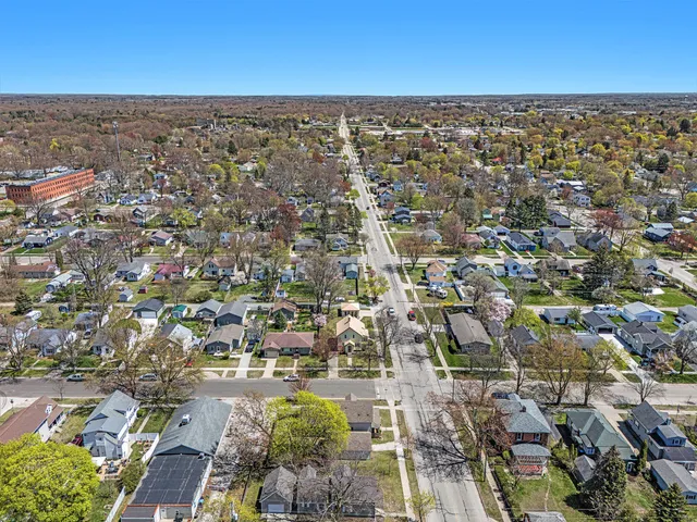 $290,000 | 601 North Rath Avenue, Ludington, MI 49431