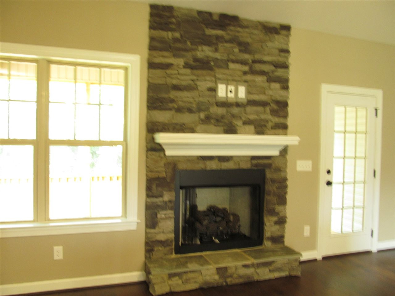 551 Gordon Road Clayton, NC 27520 - Photo 9 of 25 Great Room