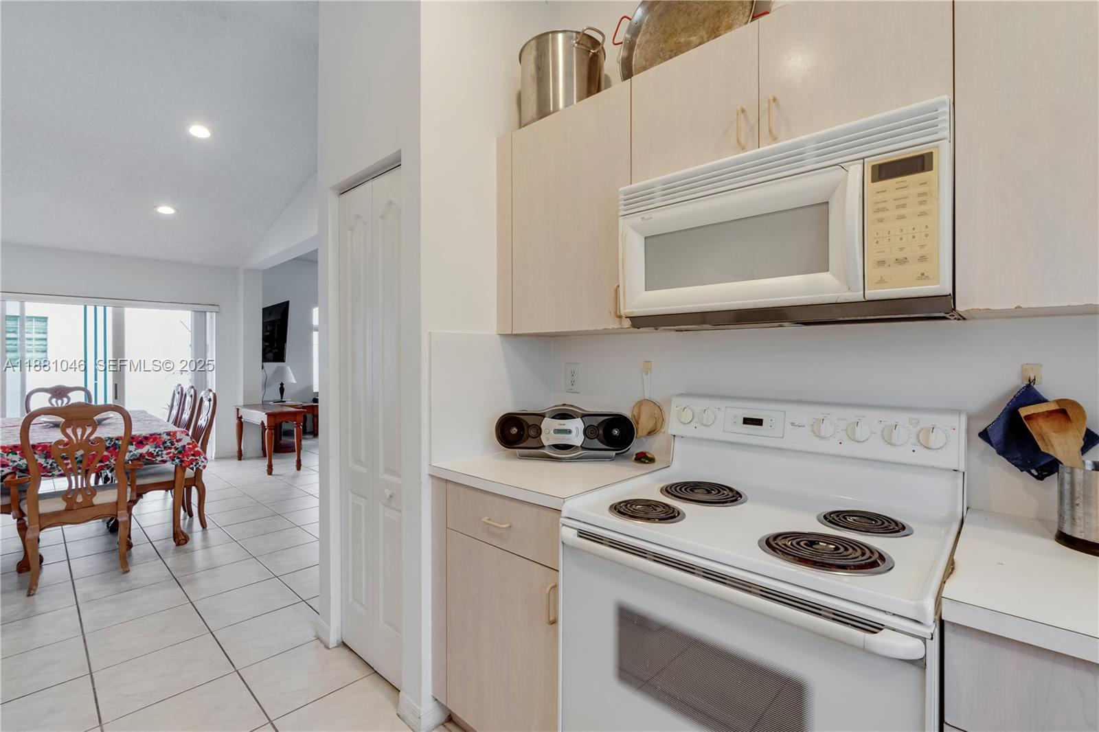 15351 Southwest 36th Street Miami, FL 33185 - Photo 12 of 26