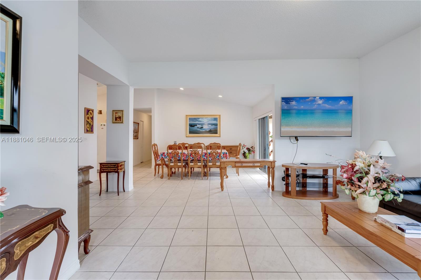 15351 Southwest 36th Street Miami, FL 33185 - Photo 4 of 26