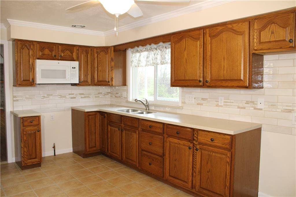 410 Patsy Drive Gibsonia, PA 15044 - Photo 8 of 21 Gallery Image 8