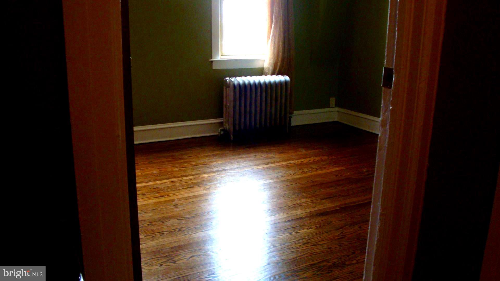517 Hampden Road Upper Darby, PA 19082 - Photo 6 of 24