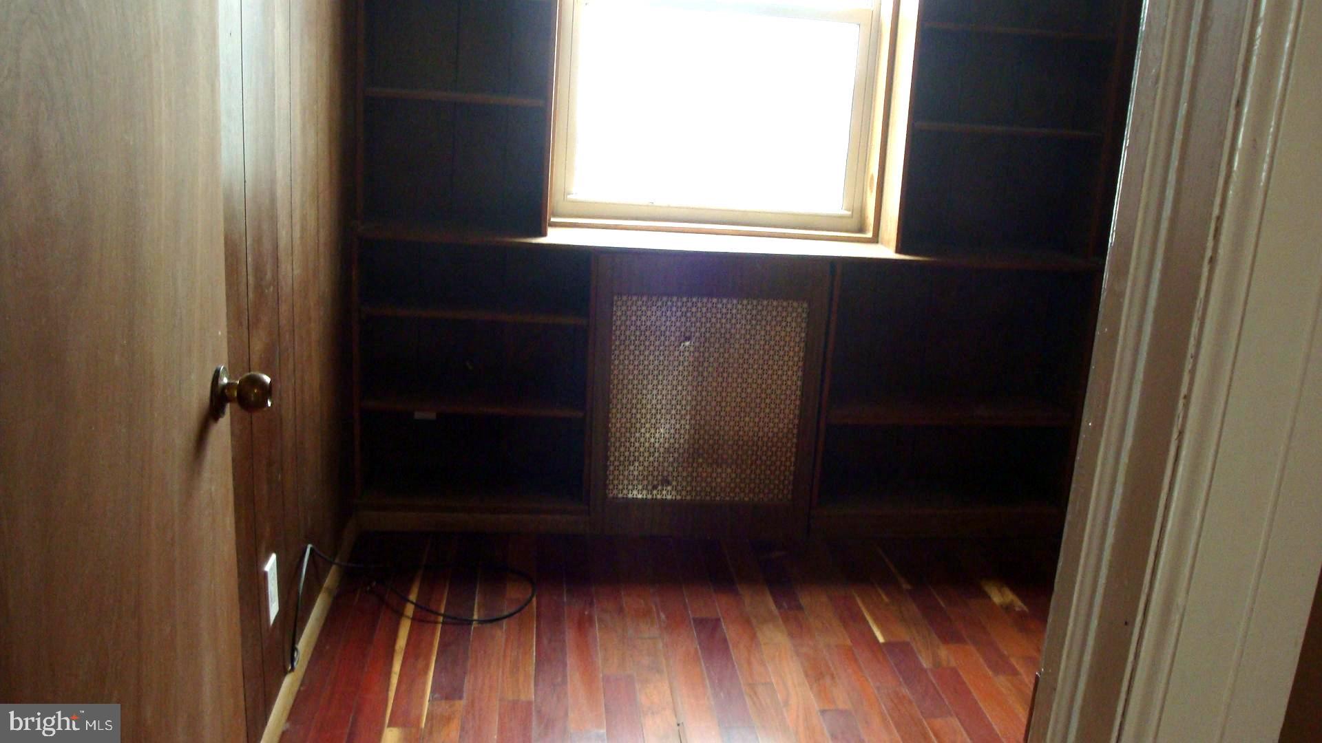 517 Hampden Road Upper Darby, PA 19082 - Photo 9 of 24