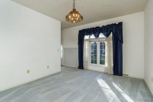 $325,000 | 17145 Lemming Lane, St. Robert, MO 65584