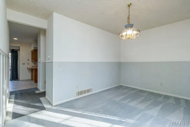 $325,000 | 17145 Lemming Lane, St. Robert, MO 65584