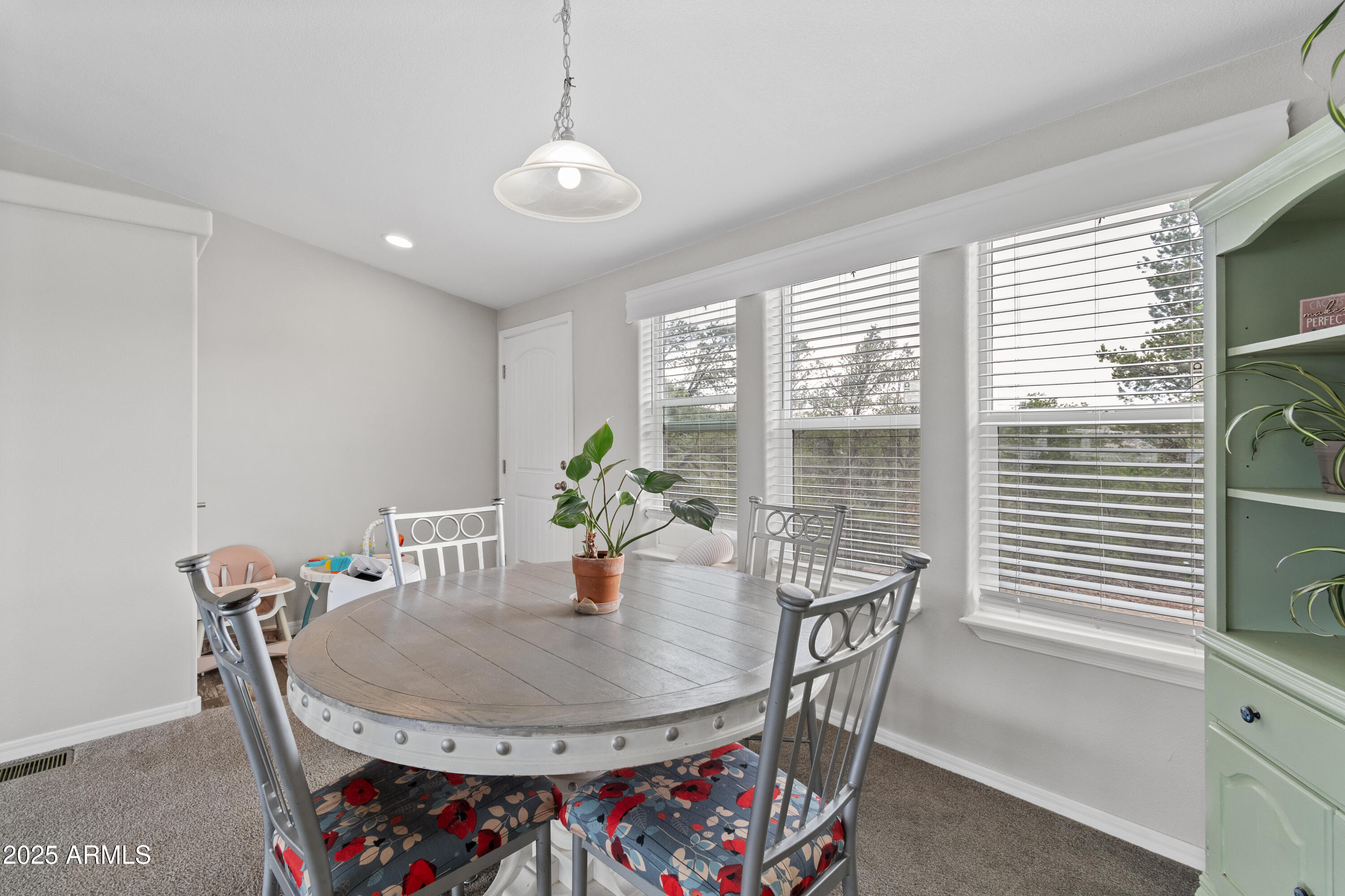 65 Co Road Show Low, AZ 85901 - Photo 13 of 38 a dining room with furniture and window