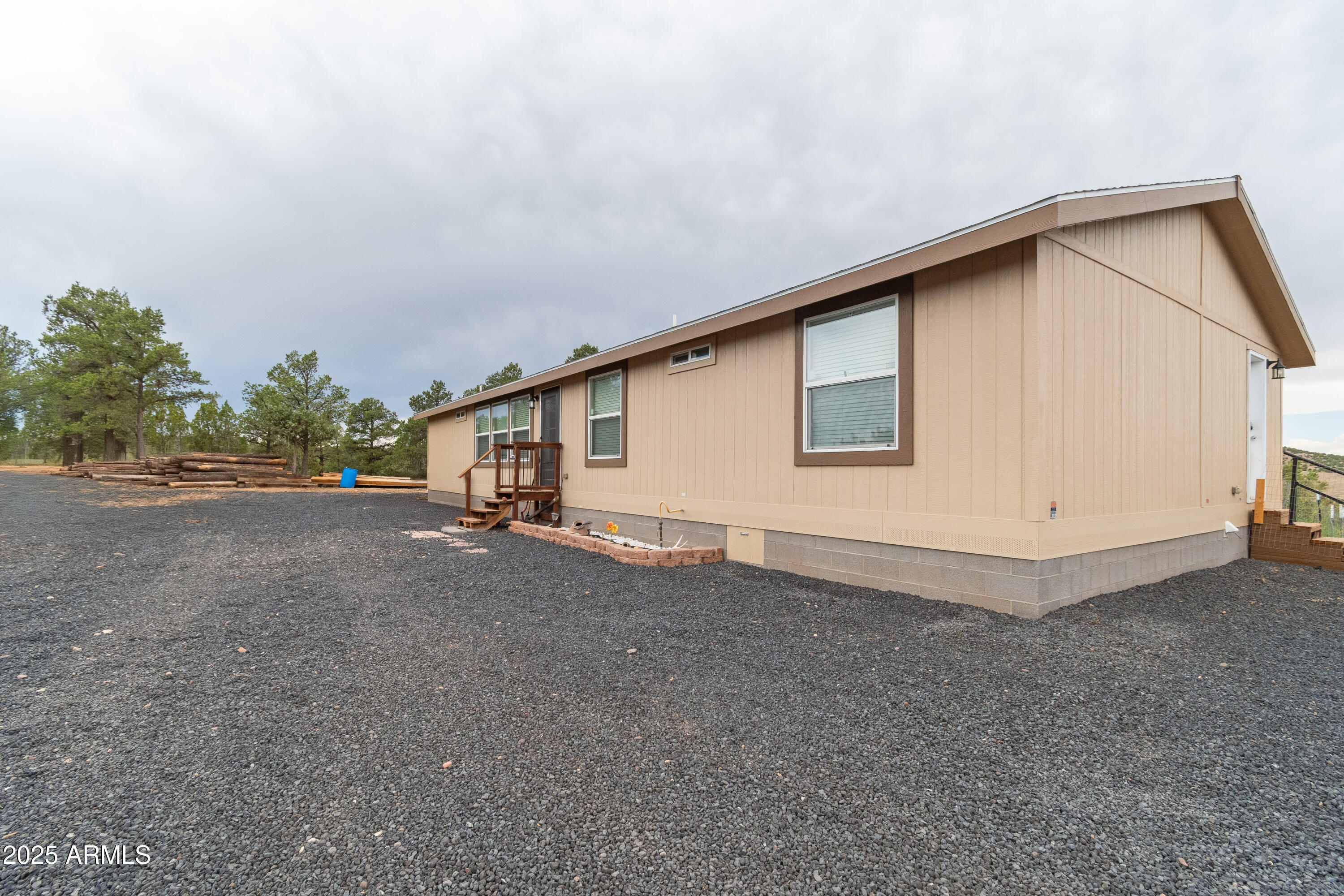 65 Co Road Show Low, AZ 85901 - Photo 25 of 38 a view of a house with backyard