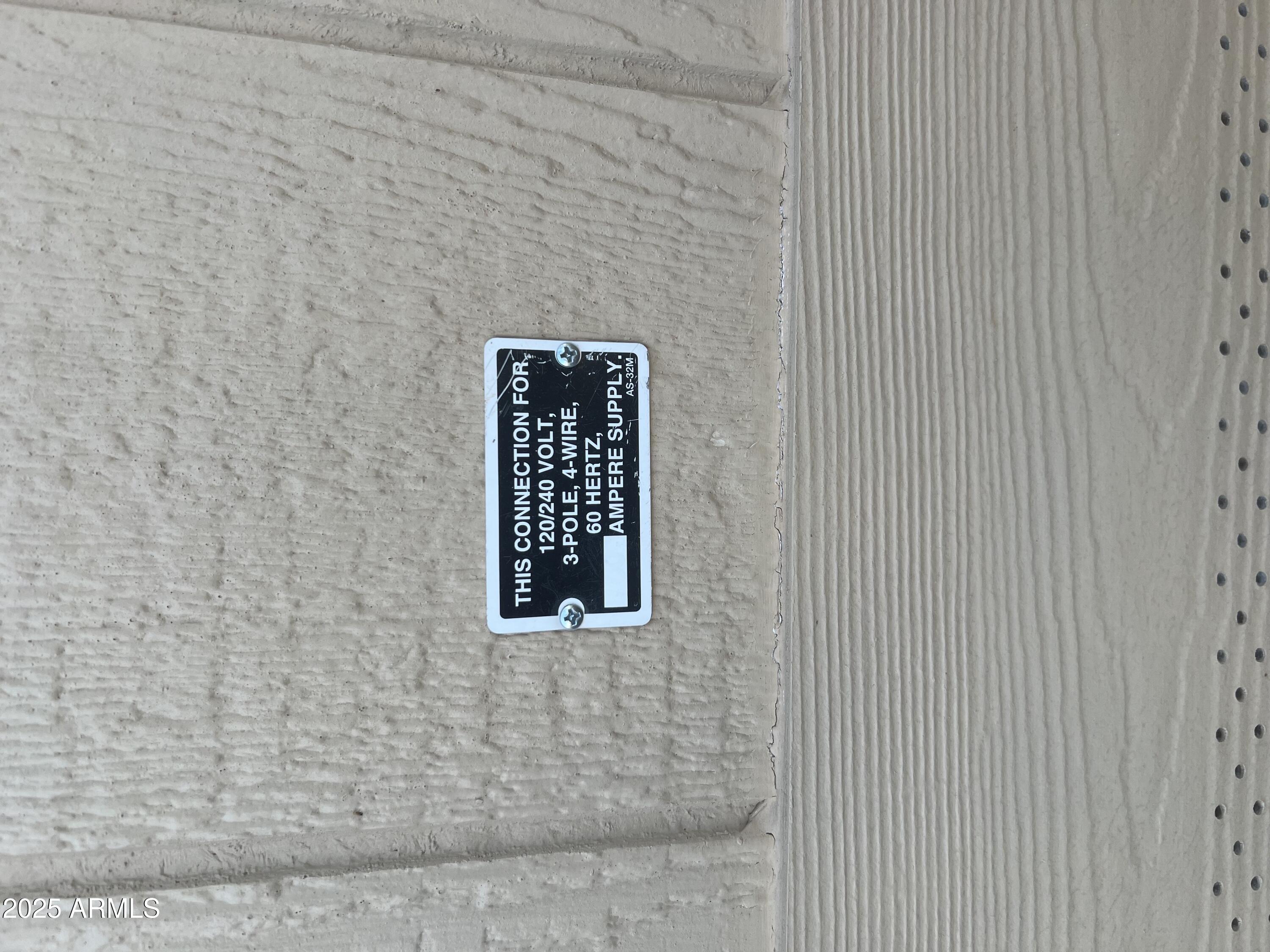 65 Co Road Show Low, AZ 85901 - Photo 35 of 38 a wall with a window