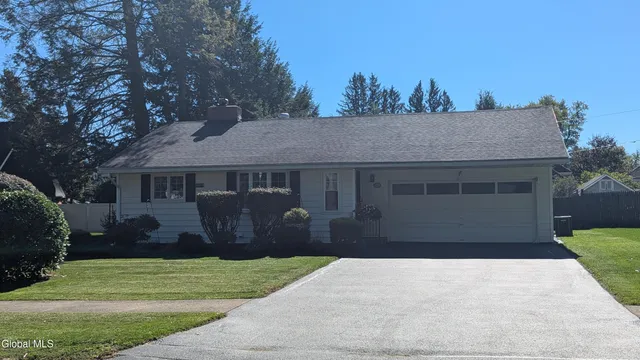 $295,000 | 18 1/2 South Park Drive, Gloversville, NY 12078