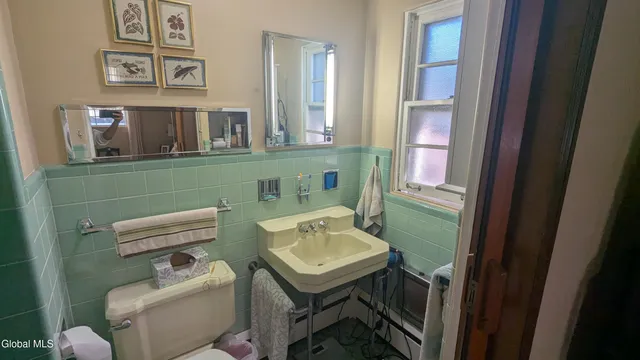 $295,000 | 18 1/2 South Park Drive, Gloversville, NY 12078