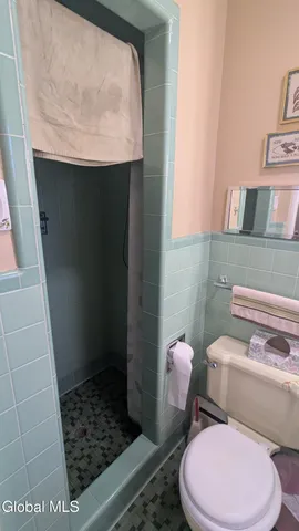 $295,000 | 18 1/2 South Park Drive, Gloversville, NY 12078