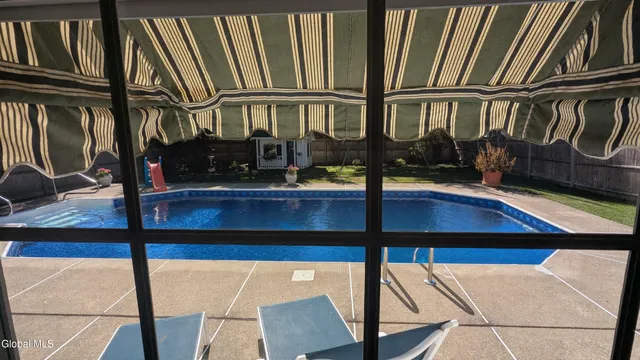 $295,000 | 18 1/2 South Park Drive, Gloversville, NY 12078