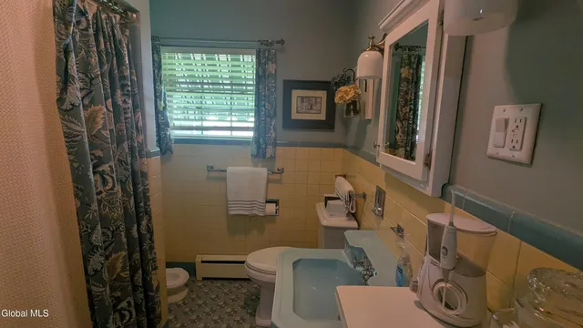 $295,000 | 18 1/2 South Park Drive, Gloversville, NY 12078