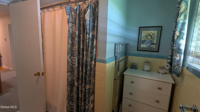 $295,000 | 18 1/2 South Park Drive, Gloversville, NY 12078