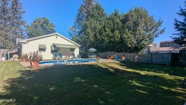 $295,000 | 18 1/2 South Park Drive, Gloversville, NY 12078