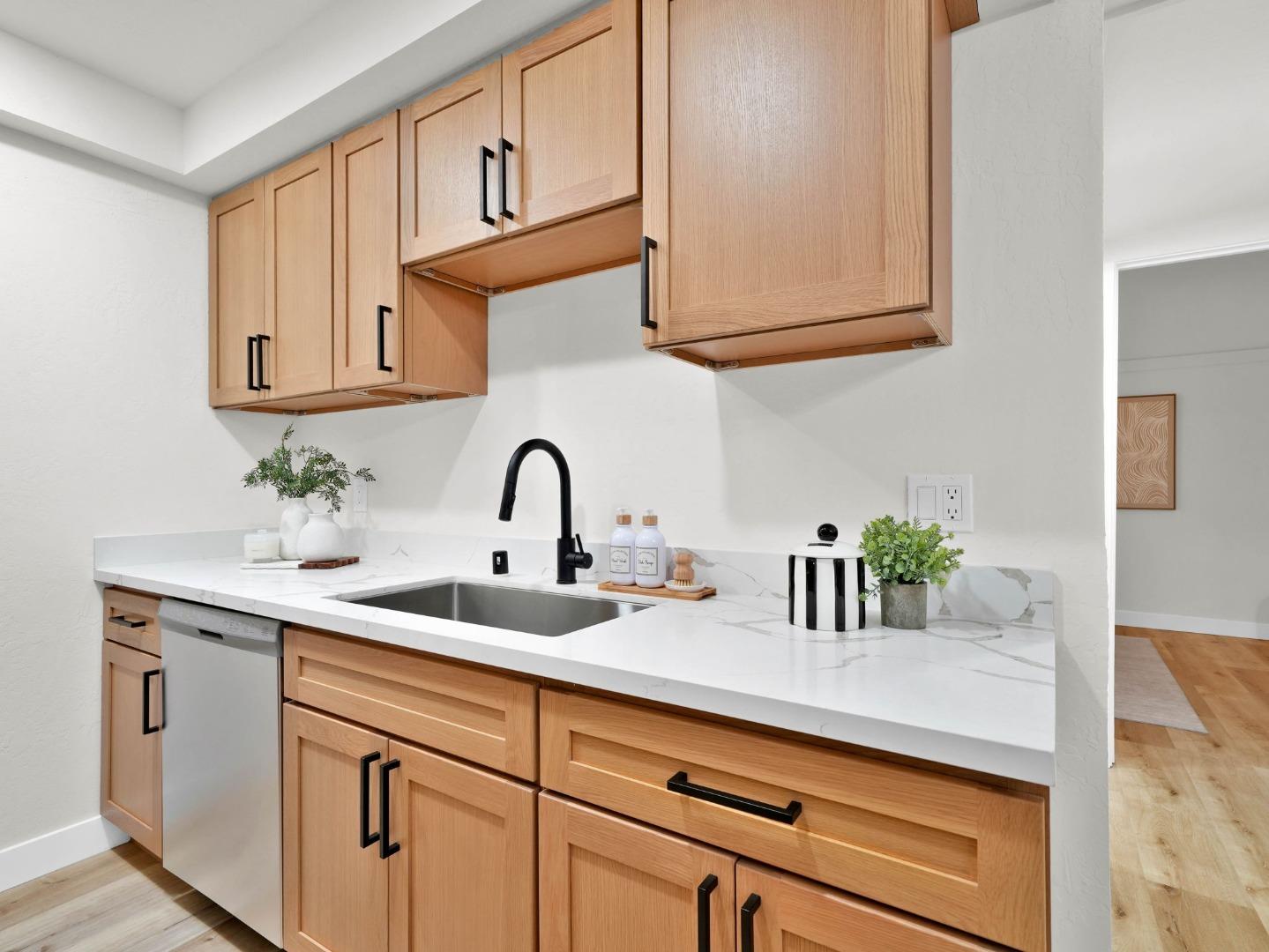 500 West Middlefield Road, Unit 170 Mountain View, CA 94043 - Photo 11 of 26