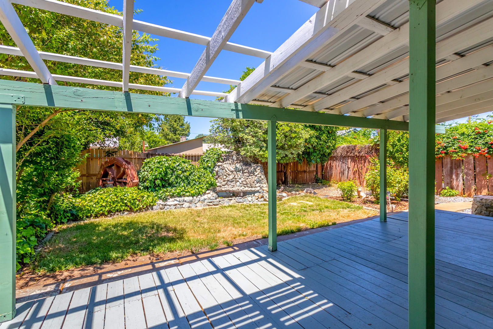 1196 Ruthie Lane Redding, CA 96002 - Photo 14 of 21 64 back