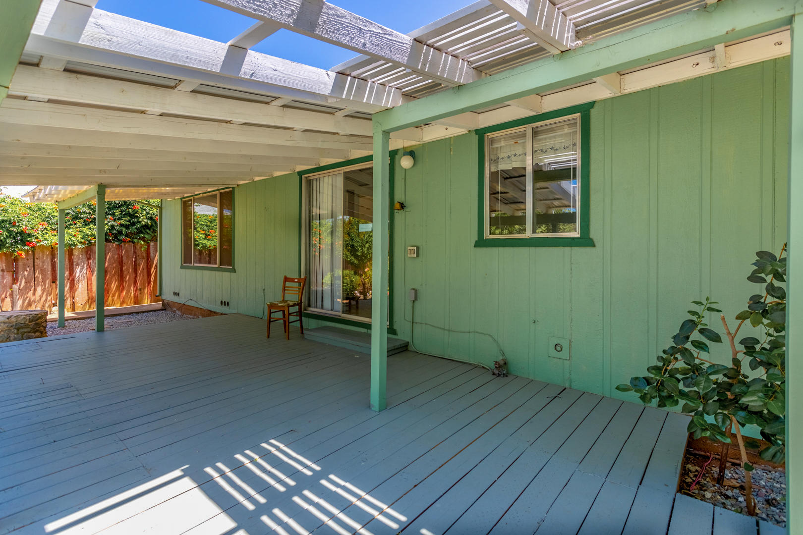 1196 Ruthie Lane Redding, CA 96002 - Photo 15 of 21 65 back deck