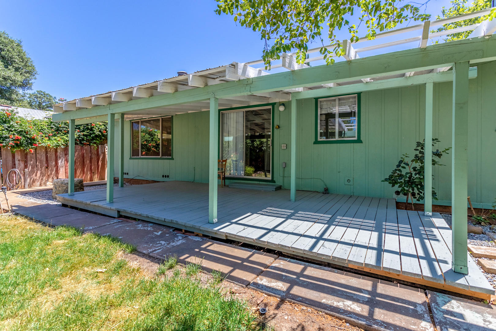 1196 Ruthie Lane Redding, CA 96002 - Photo 16 of 21 66 back