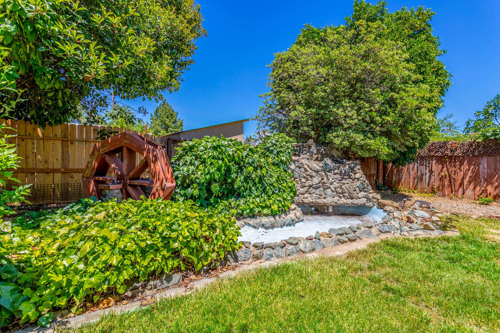 1196 Ruthie Lane Redding, CA 96002 - Photo 18 of 21 68 back water feature