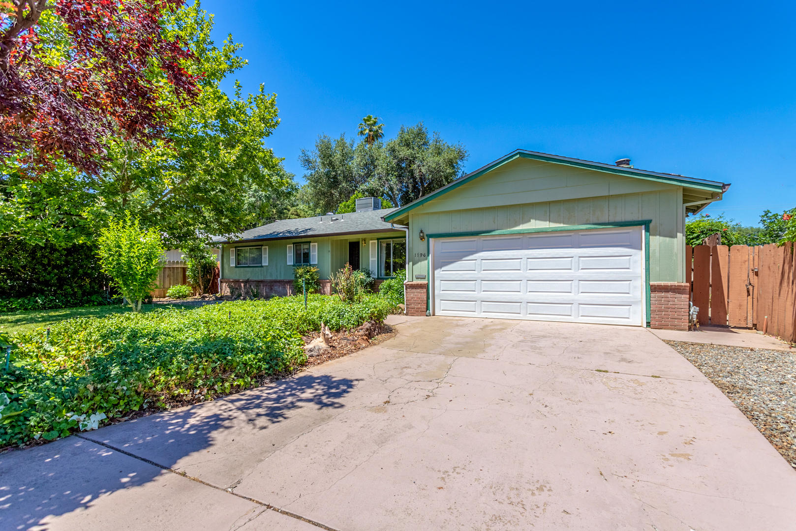 1196 Ruthie Lane Redding, CA 96002 - Photo 21 of 21 2 front