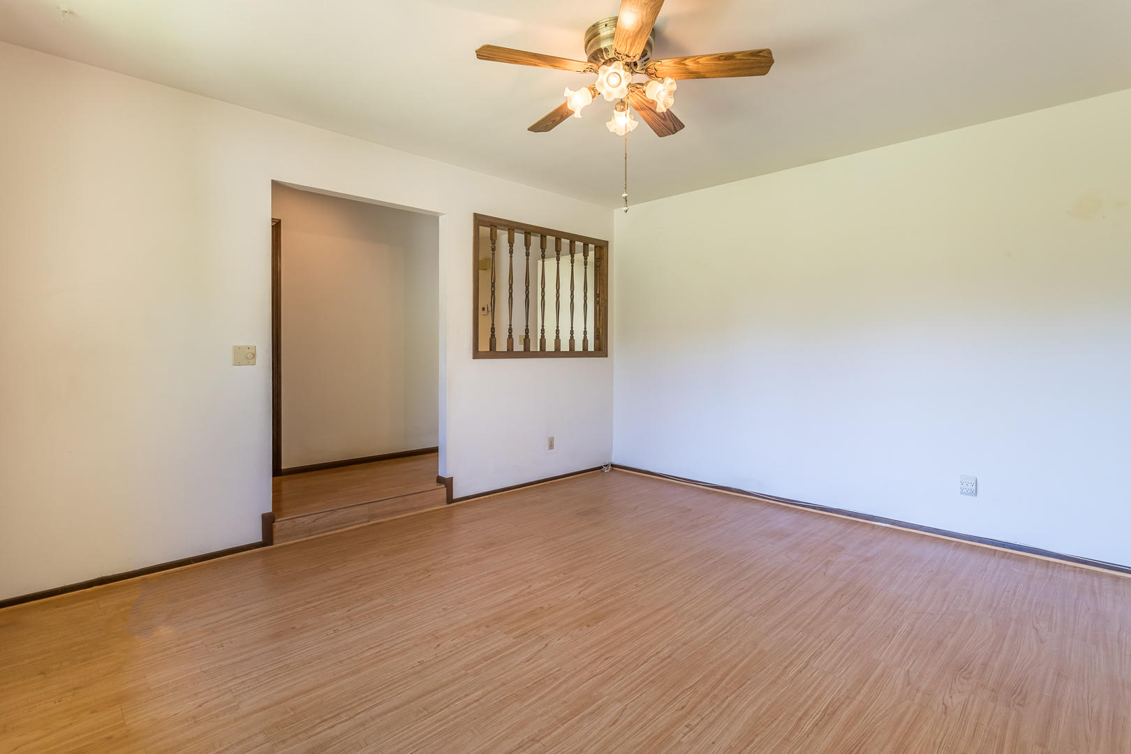 1196 Ruthie Lane Redding, CA 96002 - Photo 7 of 21 18 living