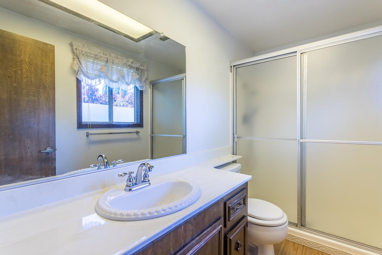 1196 Ruthie Lane Redding, CA 96002 - Photo 10 of 21 36 master bath