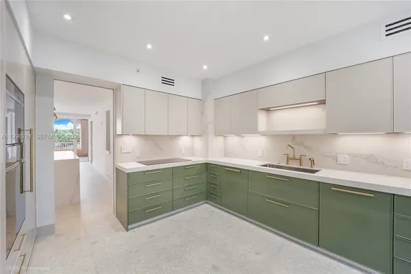 $2,590,000 | 737 Crandon Boulevard, Unit 301, Key Biscayne, FL 33149