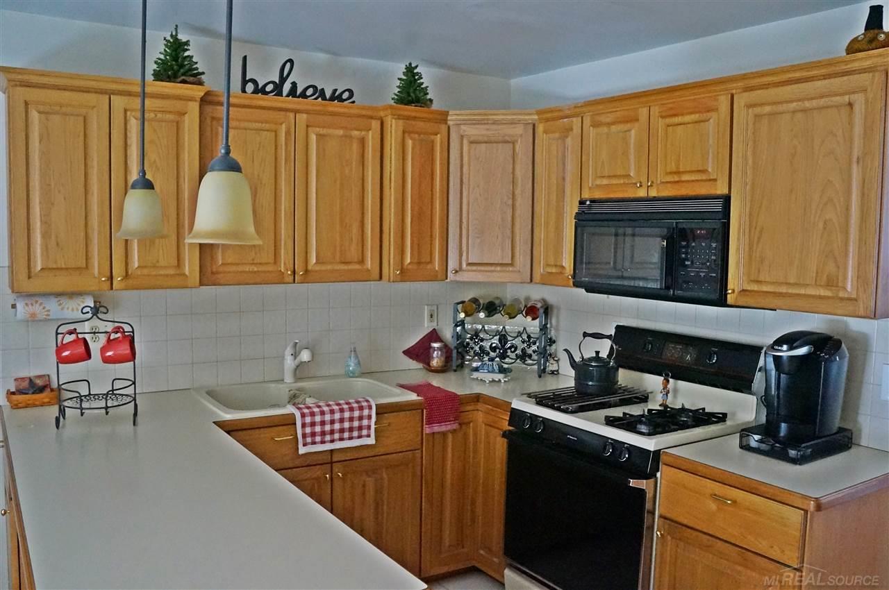 1359 Autumn Lane, Unit 64 Rochester Hills, MI 48306 - Photo 7 of 11