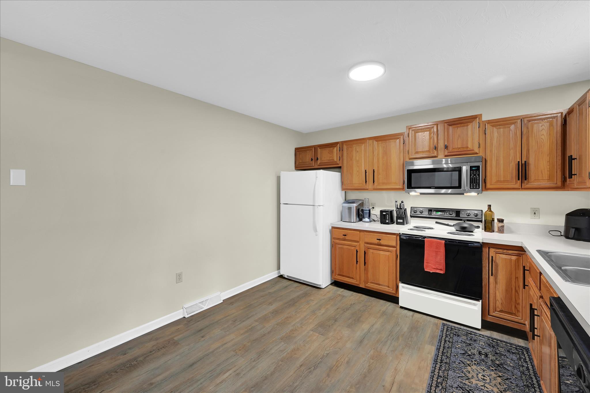84 Redstone Circle Reinholds, PA 17569 - Photo 12 of 34 Kitchen