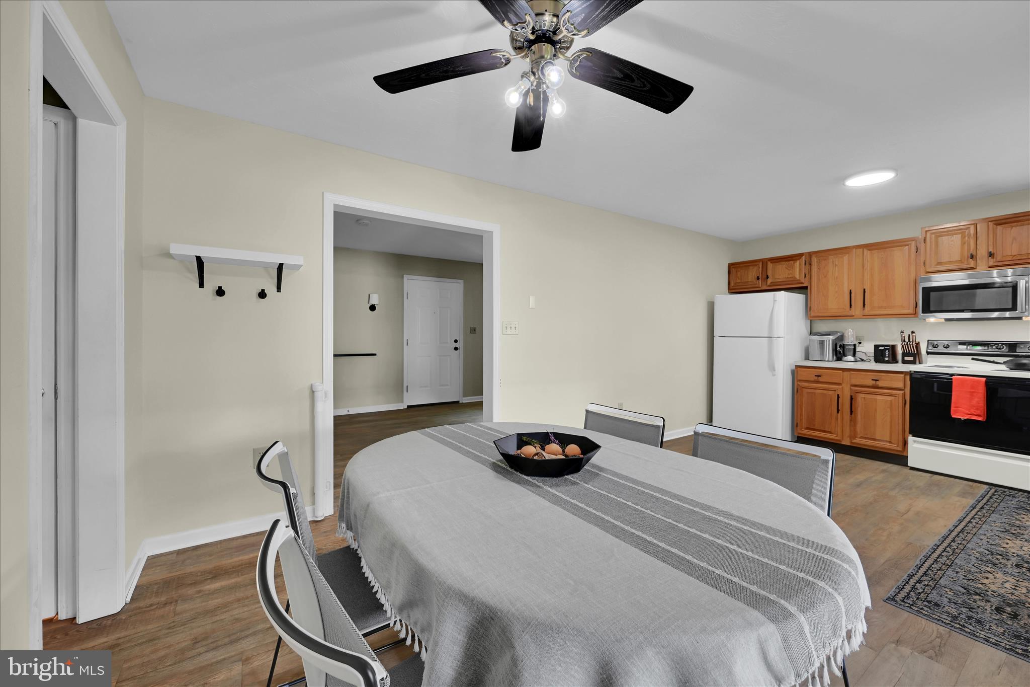 84 Redstone Circle Reinholds, PA 17569 - Photo 8 of 34 Dining Area