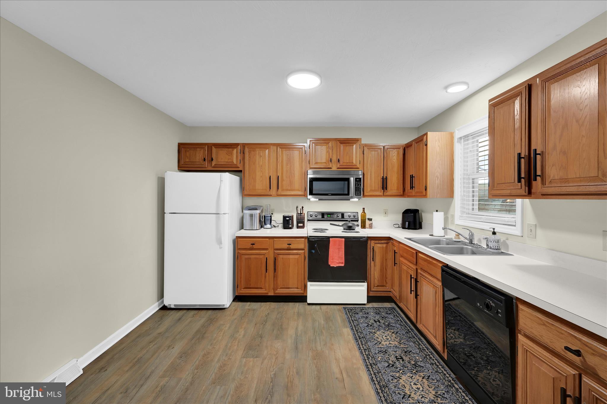 84 Redstone Circle Reinholds, PA 17569 - Photo 10 of 34 Kitchen