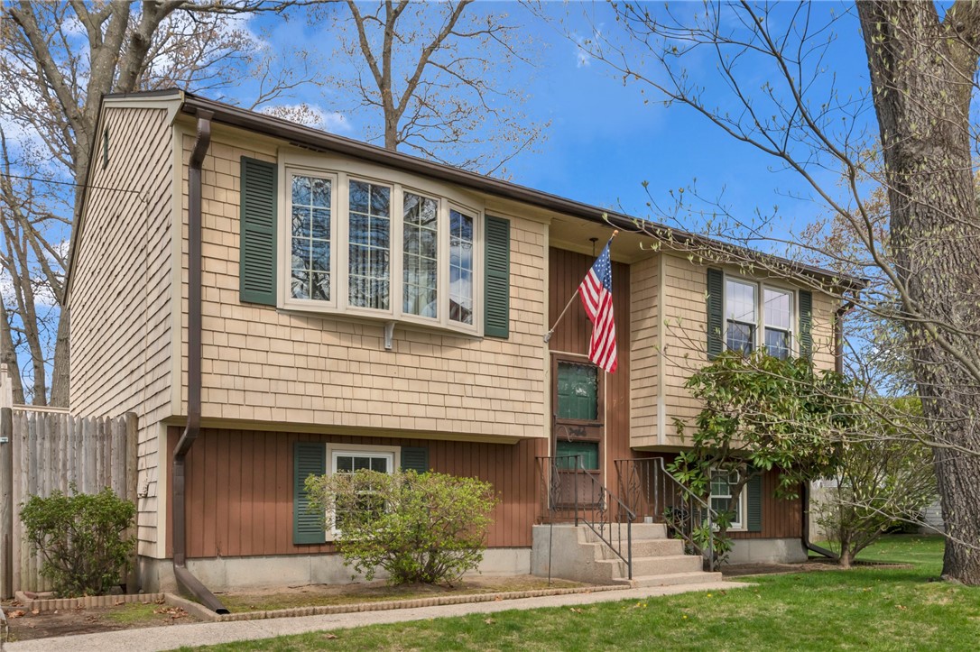 175 Monroe Street Warwick, RI 02888 - Photo 2 of 32