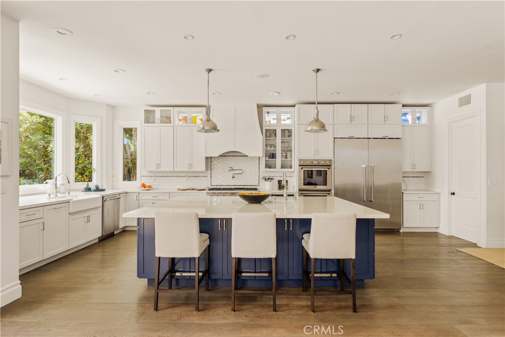 6415 Riggs Place Los Angeles, CA 90045 - Photo 6 of 33