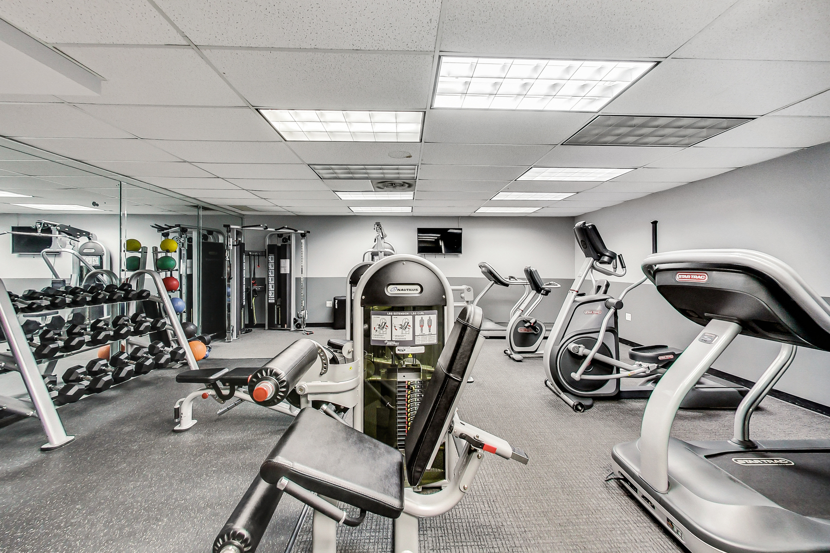 6030 North Sheridan Road, Unit 511 Chicago, IL 60660 - Photo 10 of 12