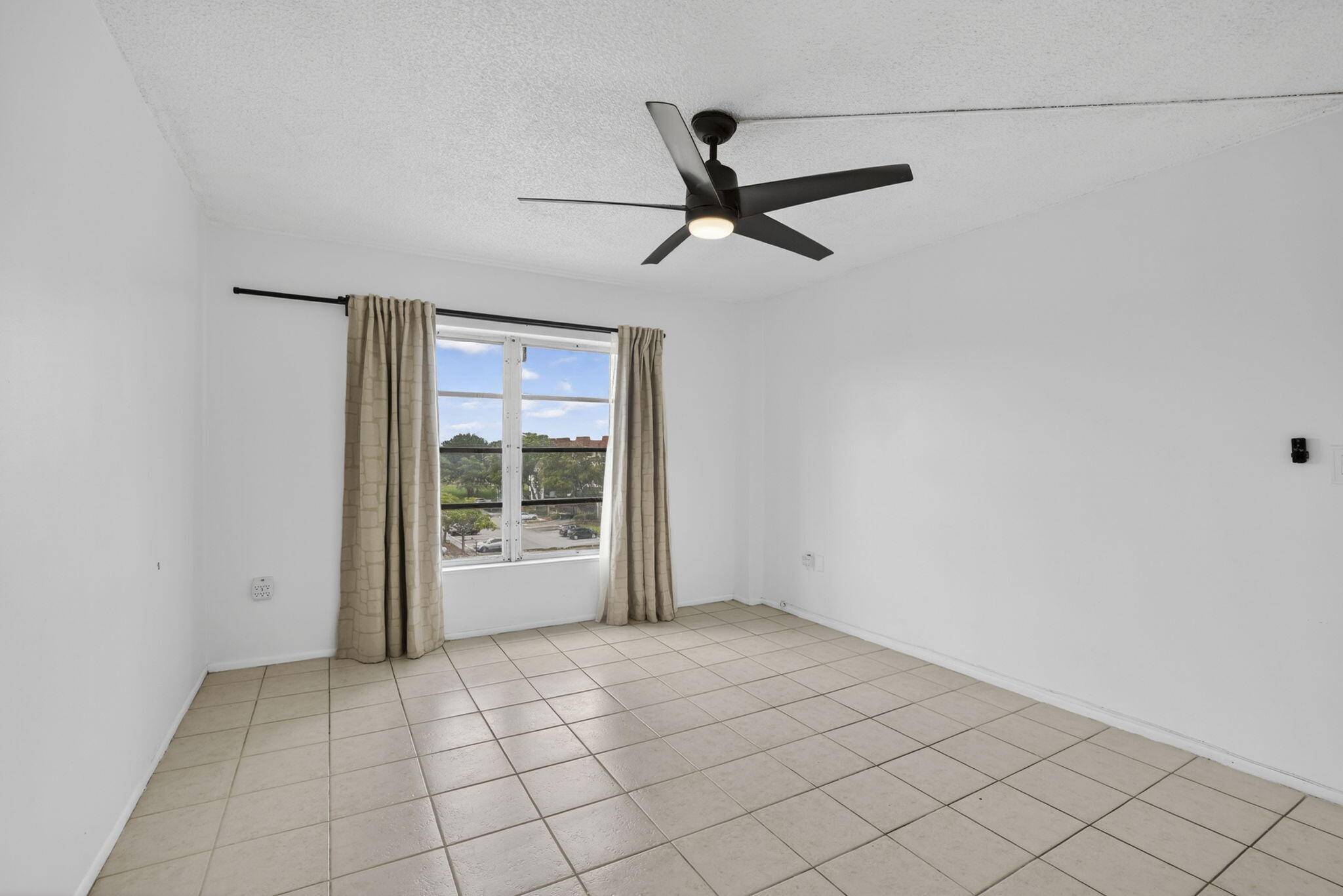 4174 Inverrary Drive, Unit 513 Lauderhill, FL 33319 - Photo 15 of 36 14-web-or-mls-8I8A1985