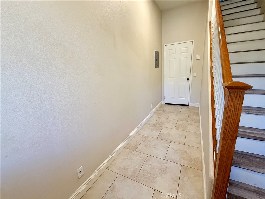 5 Quartz Lane Ladera Ranch, CA 92694 - Photo 4 of 53 First level entry