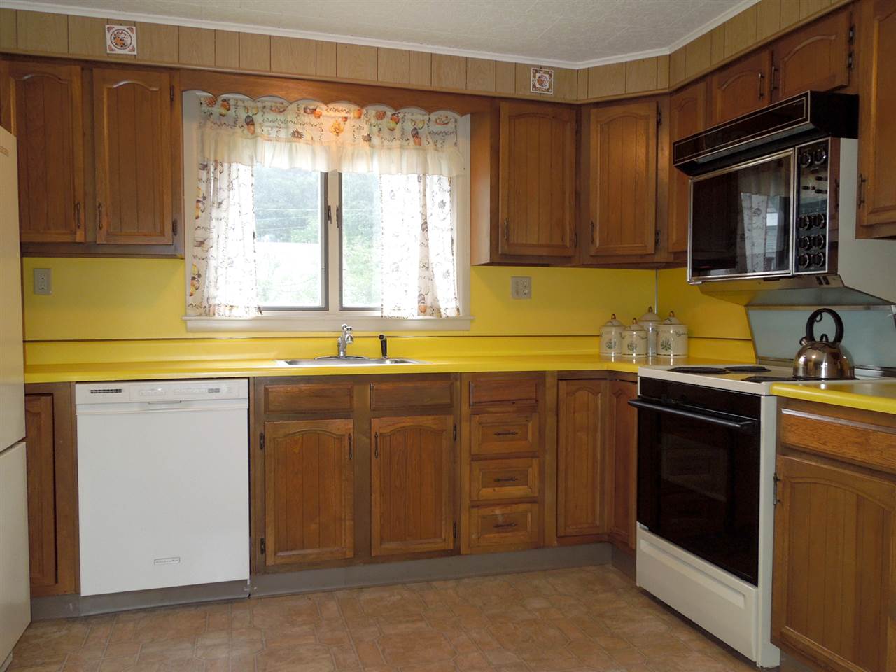 5 Florence Road Proctor, VT 05765 - Photo 3 of 15