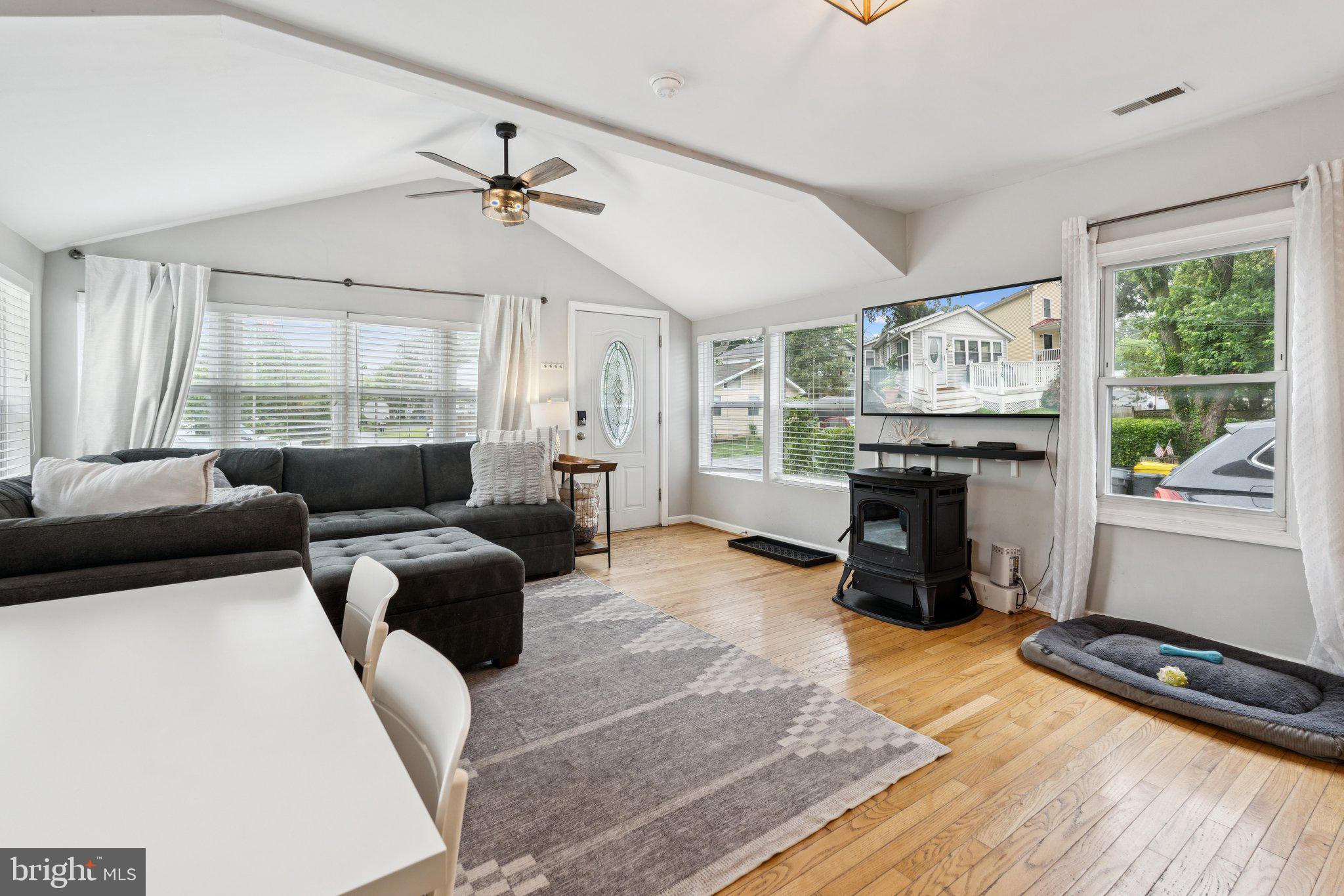 418 Silver Run Road Edgewater, MD 21037 - Photo 5 of 33