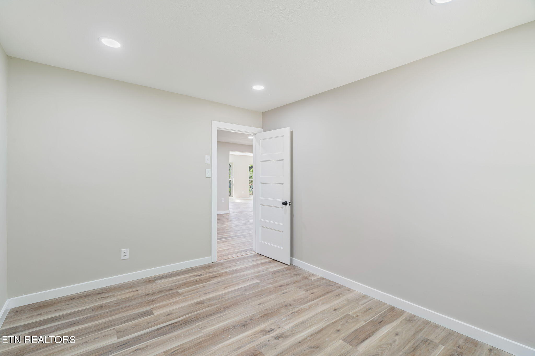 201 Wakefield Road Knoxville, TN 37922 - Photo 25 of 35 26-web-or-mls-201 Wakefield Road26