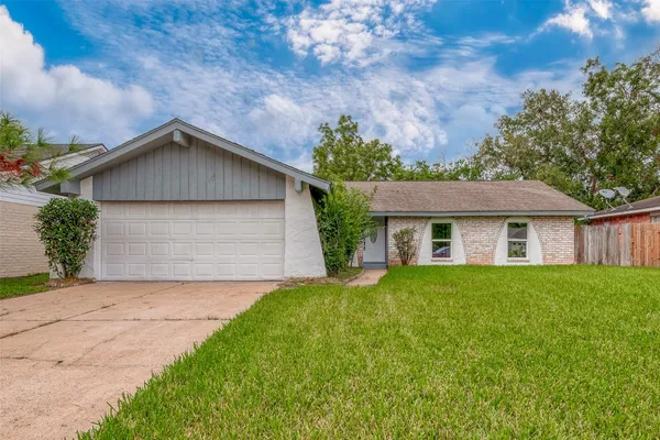 $1,900 | 11522 Saulsworth Street, Houston, TX 77099
