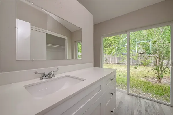 $1,900 | 11522 Saulsworth Street, Houston, TX 77099