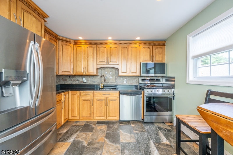 1247B Valley Road, Unit A Wayne, NJ 07470 - Photo 13 of 21 Gallery Image 13
